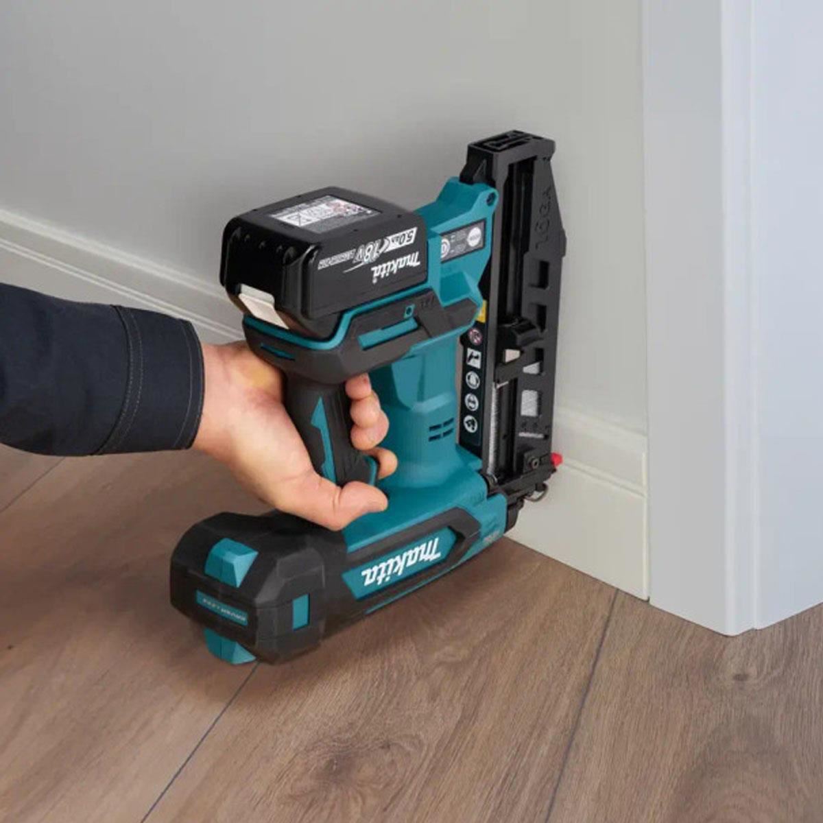 Makita DBN601ZJ 18V LXT Brushless 16G Finishing Nailer Body Only with Case